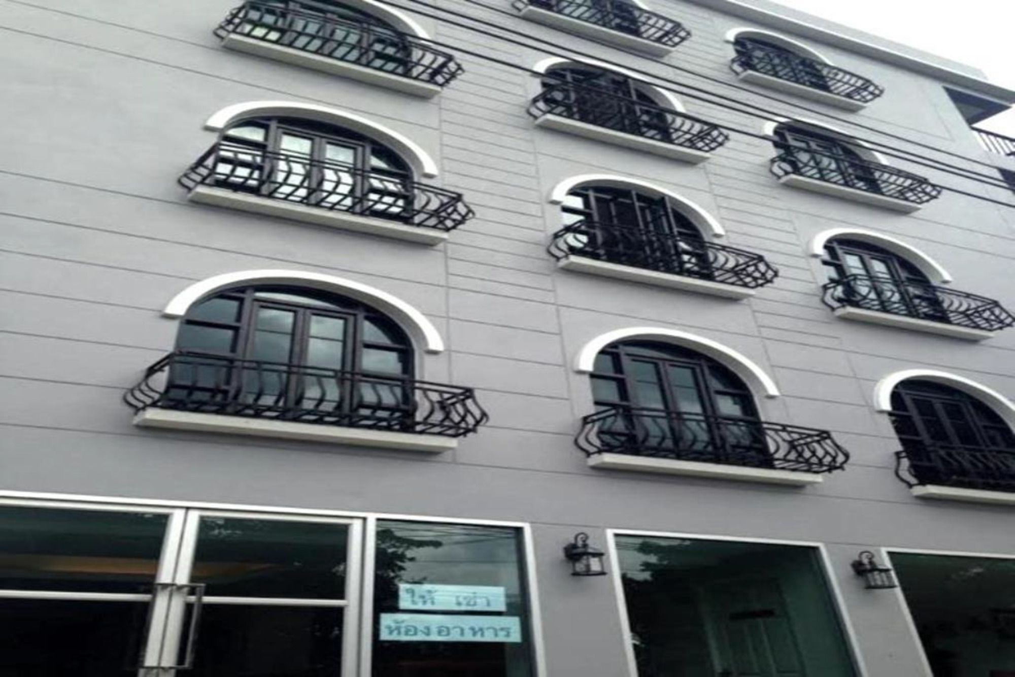 Resortel Lat Phrao 91 Bangkok Exterior photo